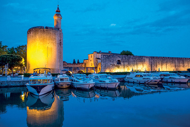 crociera in camargue su houseboat