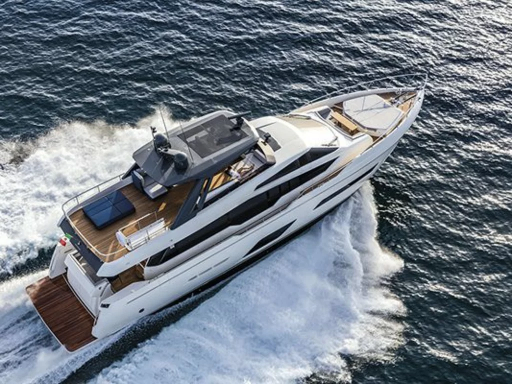 Ferretti 780