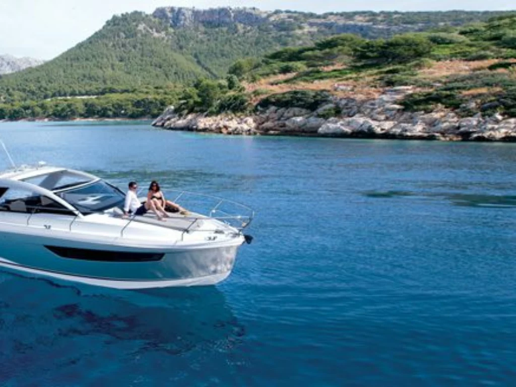 Sealine C330