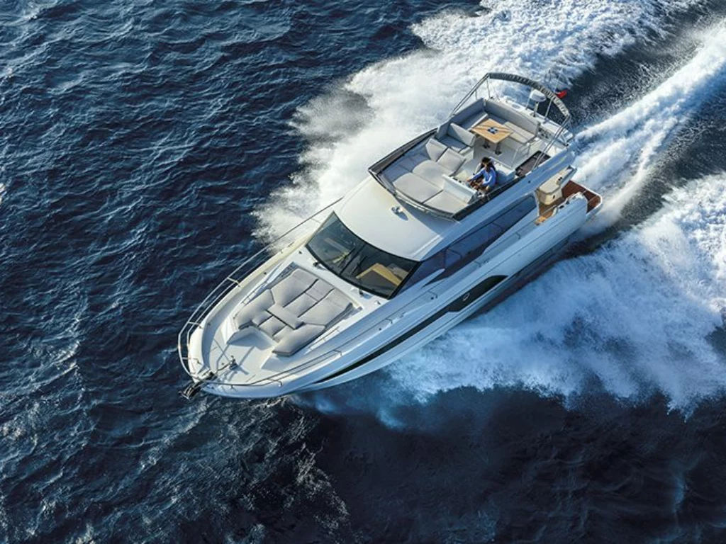 Prestige Yachts 590 Fly