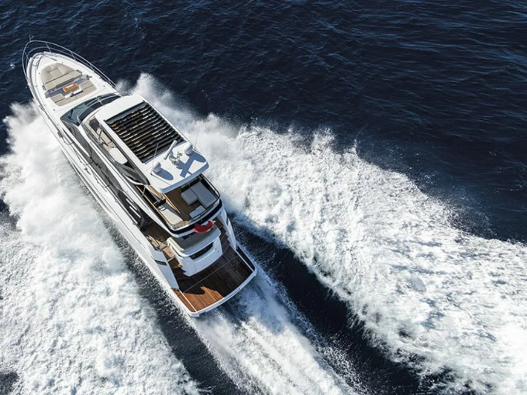 Fairline Yachts Squadron 68