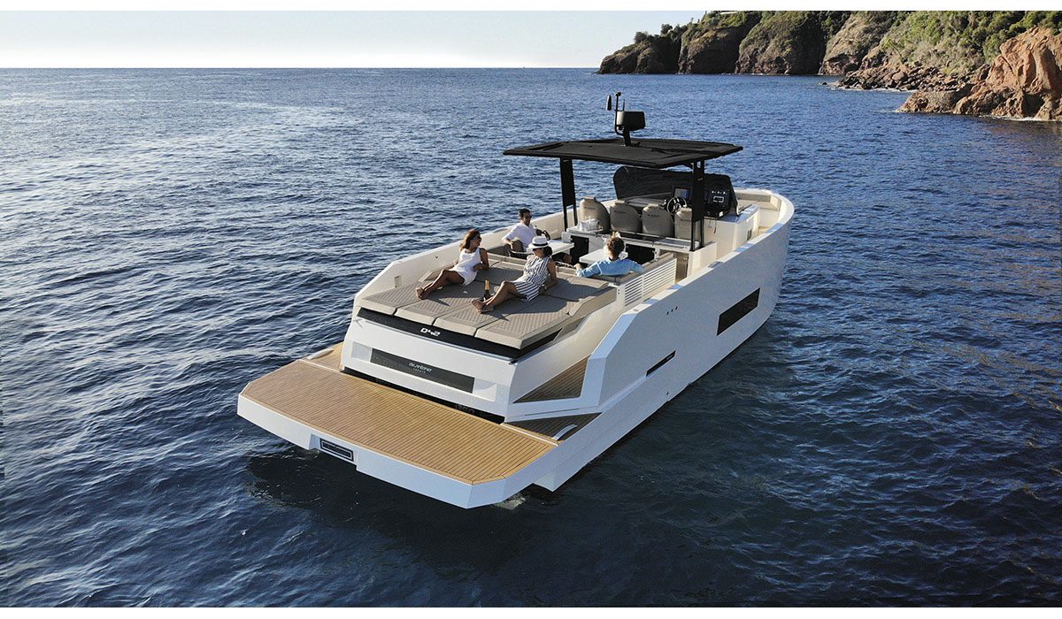 De Antonio Yachts_D42