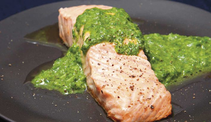 salmone-con salsa verde