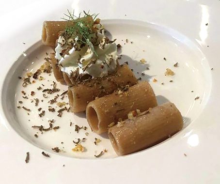 rigatoni con spumetta formaggio