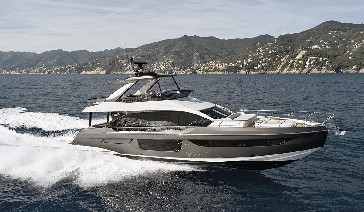 Azimut 68 fly