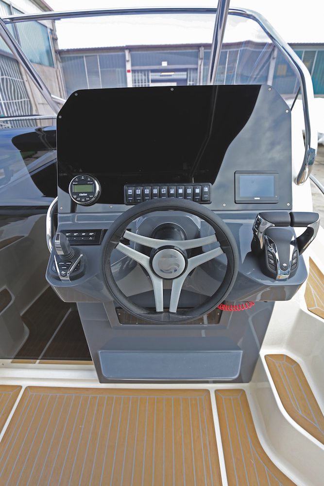 Capelli Tempest 1000 W