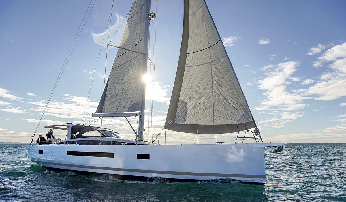 Jeanneau_Yachts_65