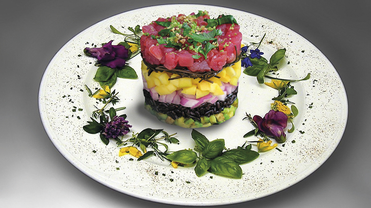 tartare-multicolore-con-fiori