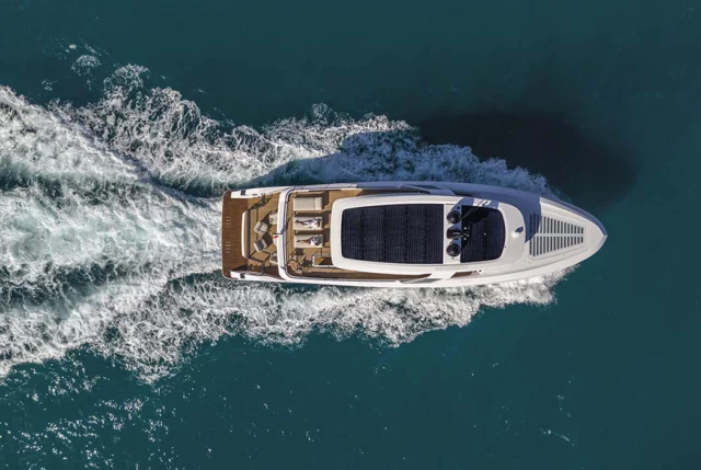 InFYnito90-Ferretti Yachts