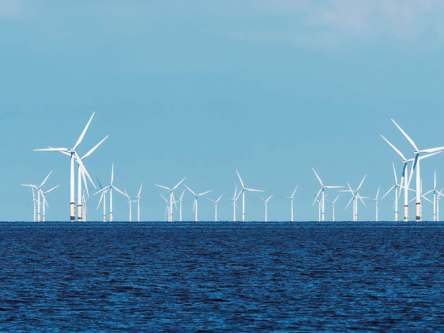 pale eoliche in mare