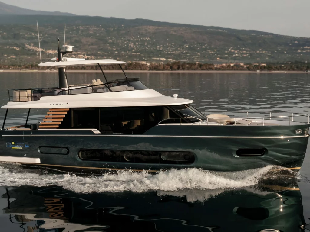 Azimut protagonista al Singapore Yachting Festival 2024 con il Magellano 60 e il Magellano Trideck