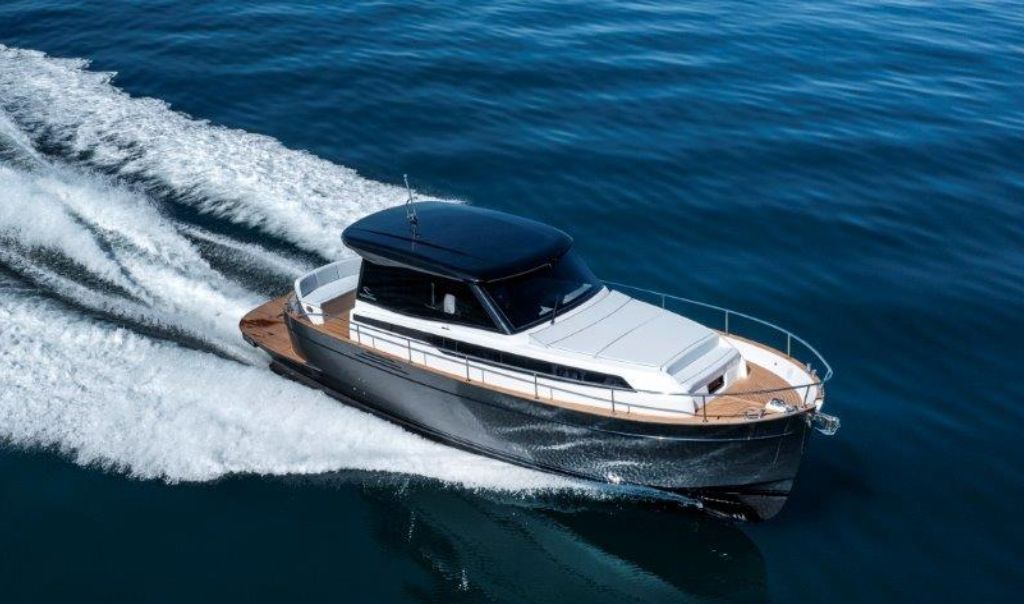 IL NUOVO APREAMARE GOZZO 38 CABIN TOCCA IL MARE