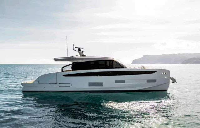 Azimut Seadeck 6