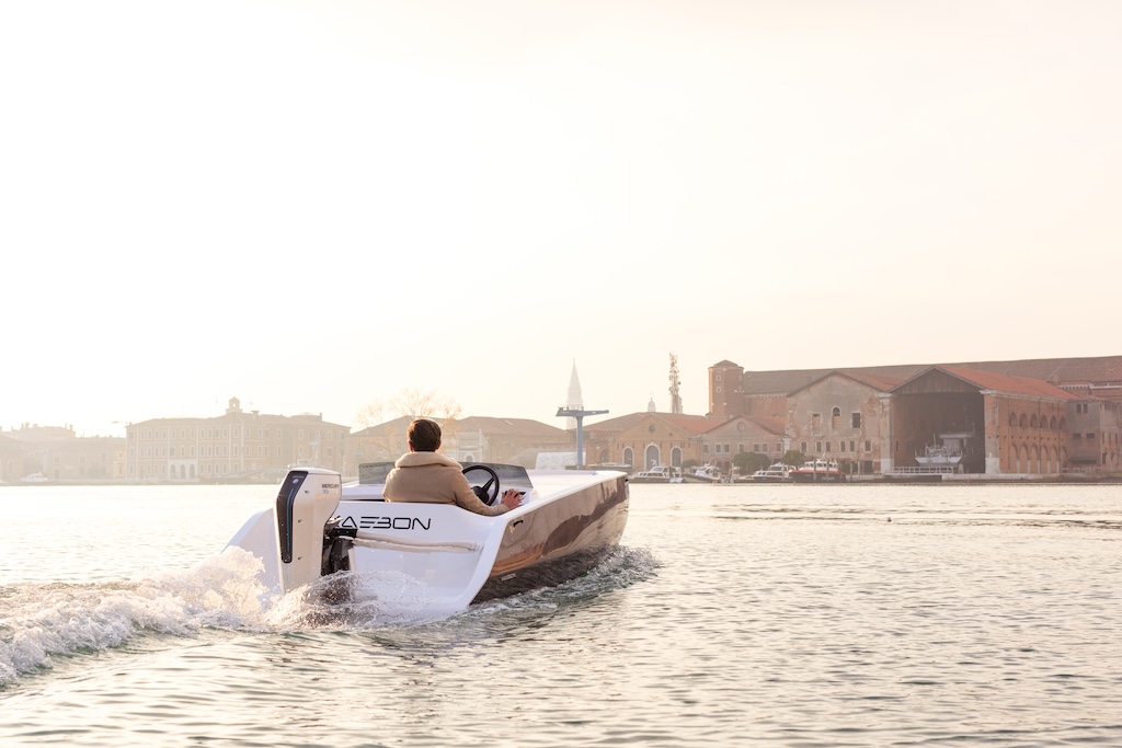 Mercury Marine lancia i fuoribordo elettrici Avator 75e e 110e, per una navigazione sostenibile e innovativa