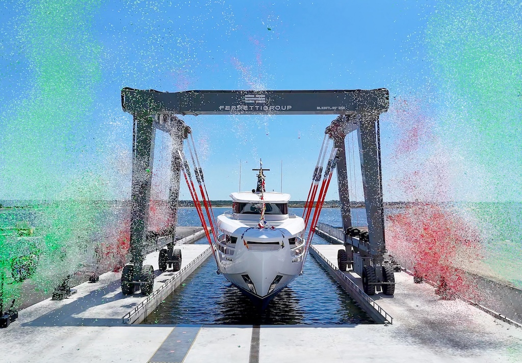 Inaugurato il nuovo scalo di Ravenna con il varo del nuovo Ferretti Yachts INFYNITO 90 M/Y LOVE di un armatore sloveno.