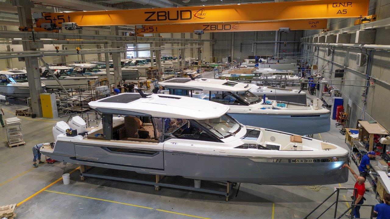 Saxdor Yachts espande la produzione con un nuovo cantiere a Larsmo, Finlandia, per soddisfare la crescente domanda.