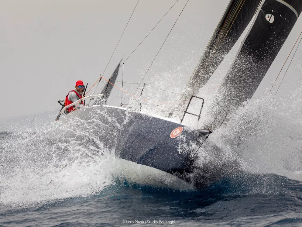 Lann Ael 3 di Didier Gaudoux trionfa alla Loro Piana Giraglia 2024, completando il percorso Saint-Tropez-Giraglia-Genova in 24h49m17s