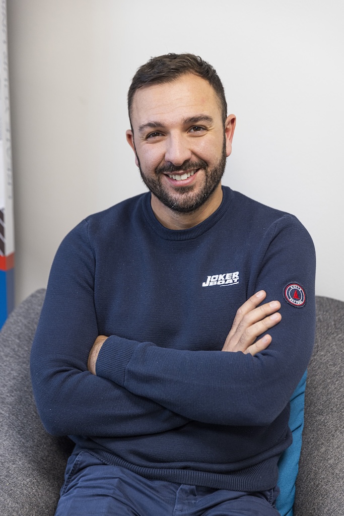 L’Amministratore Unico di Joker Boat Andrea Aiello ha deciso di rassegnare le dimissioni da Amministratore e di lasciare l’Azienda.