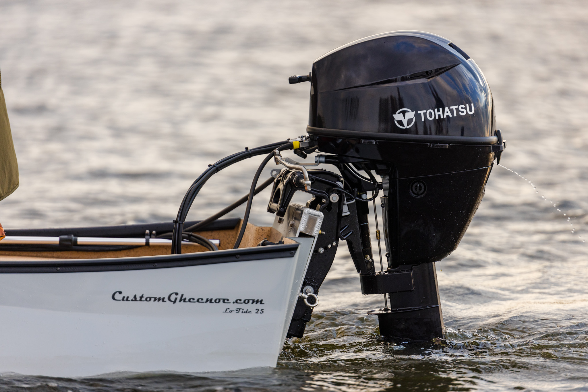 Scopri il nuovo Tohatsu MFS8 Mega: potenza, efficienza e leggerezza in un motore fuoribordo senza compromessi!