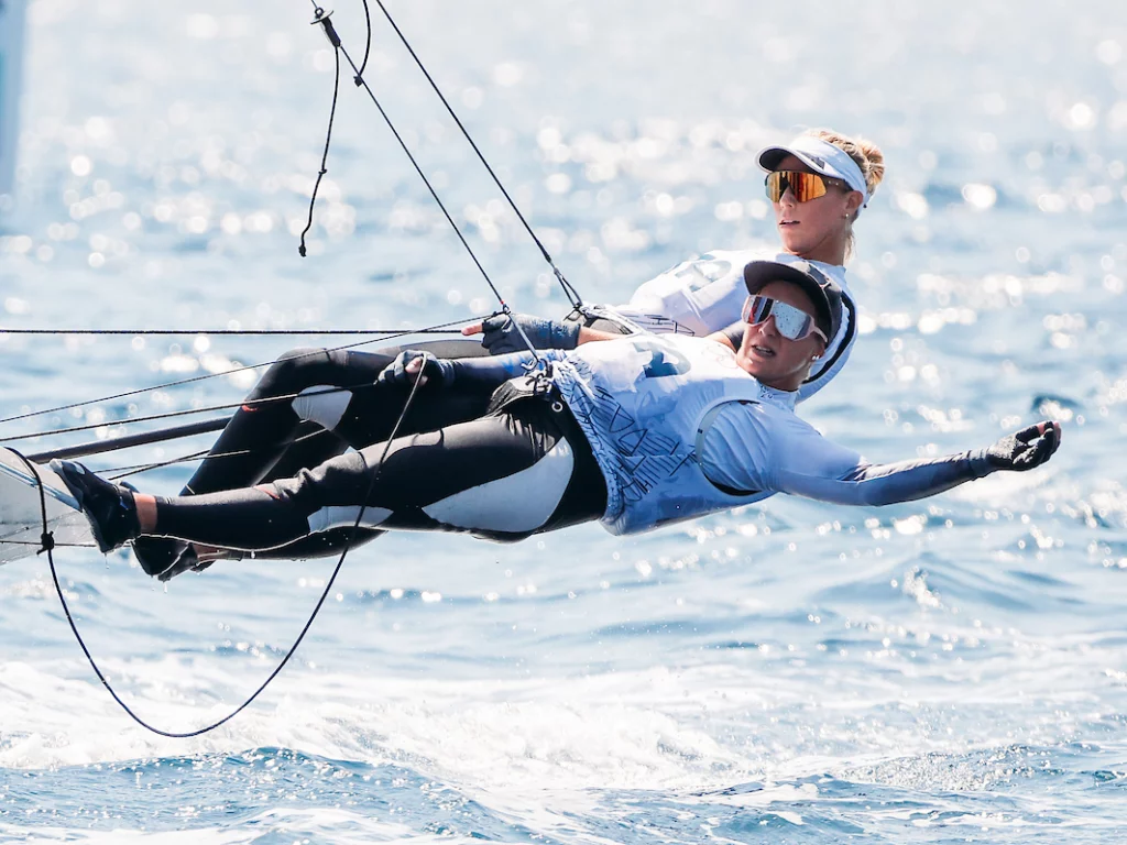 Scopri i risultati del sesto giorno delle regate olimpiche di vela a Paris 2024. Grande performance per le italiane Germani e Bertuzzi nella Medal Race.