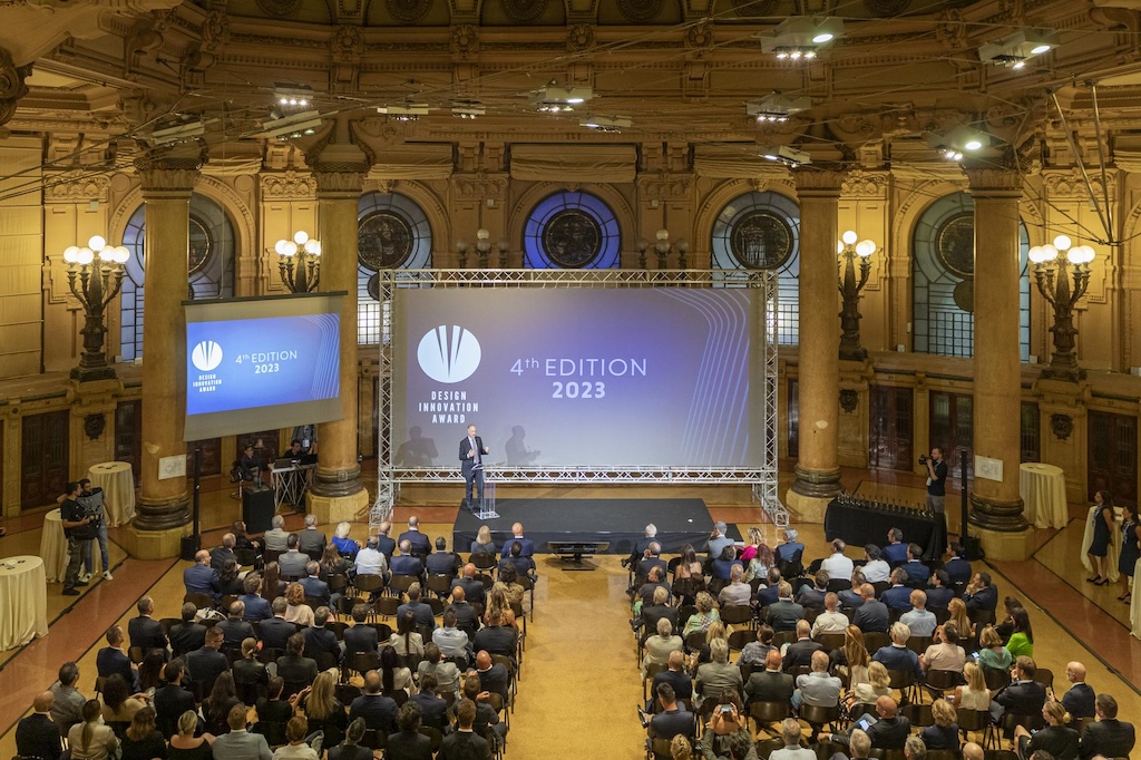 Design Innovation Award 2024: il Salone Nautico di Genova premia l'eccellenza e l'innovazione nel design nautico.