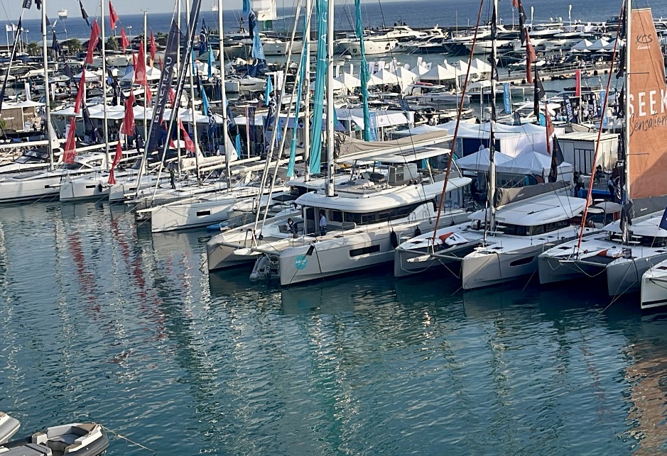 Il Lagoon 60 vince il Design Innovation Award al Salone Nautico di Genova 2024. Scopri le caratteristiche del catamarano premiato.