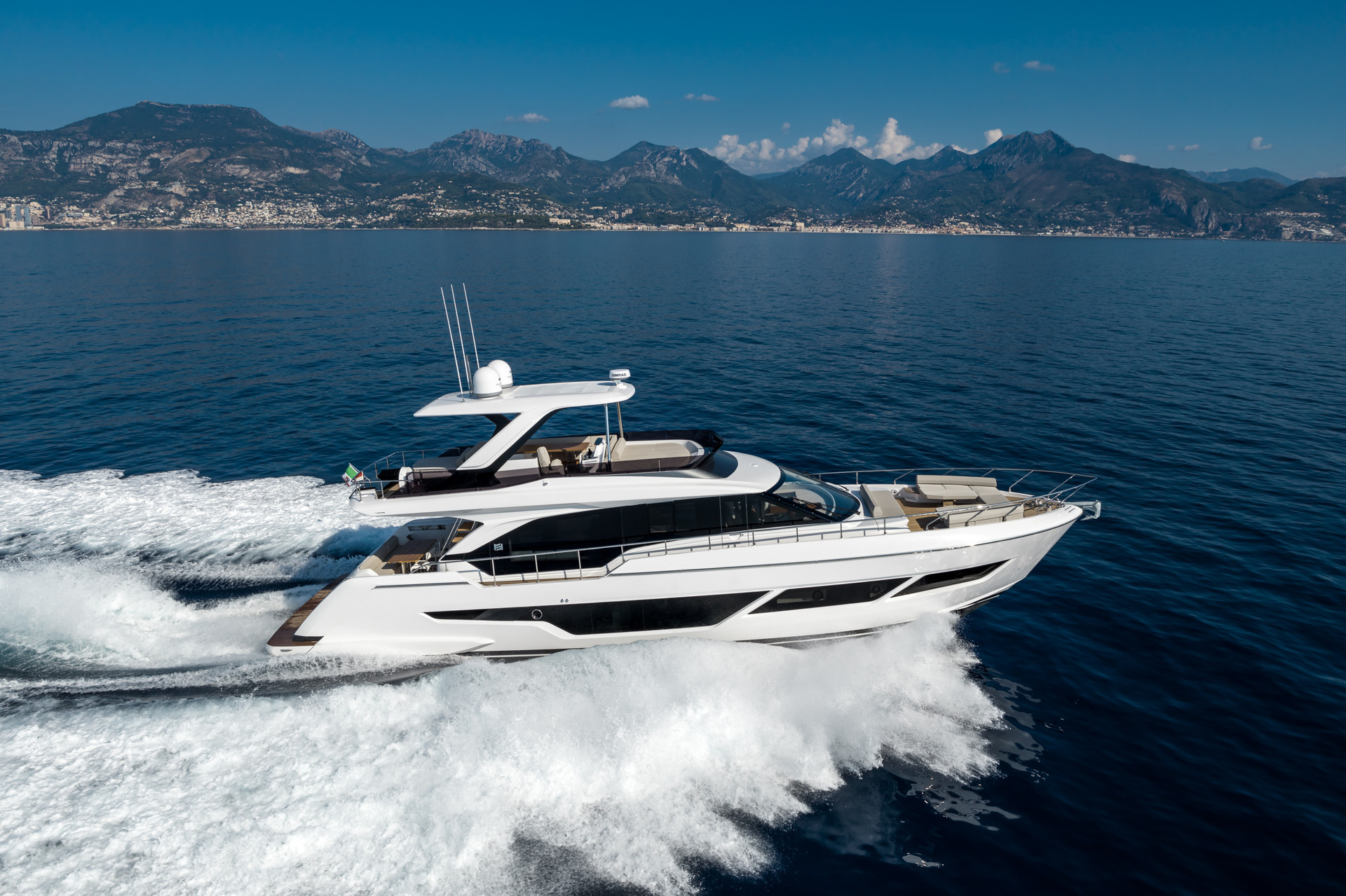 Ferretti Group al FLIBS 2024: scopri 10 yacht di lusso e due anteprime USA, tra innovazione e design Made in Italy.