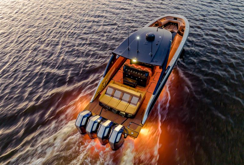 Garmin acquisisce Lumishore, ampliando le soluzioni LED per la nautica con tecnologie innovative di illuminazione a bordo.