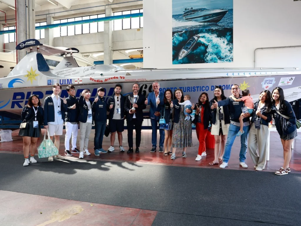 Rizzardi Yachts espande la sua presenza nel mercato asiatico grazie alla partnership con Yacht Sourcing e un tour esclusivo delle strutture italiane