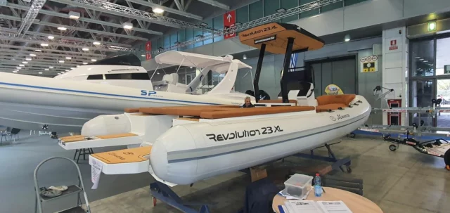 Manara Marine Revolution 23XL