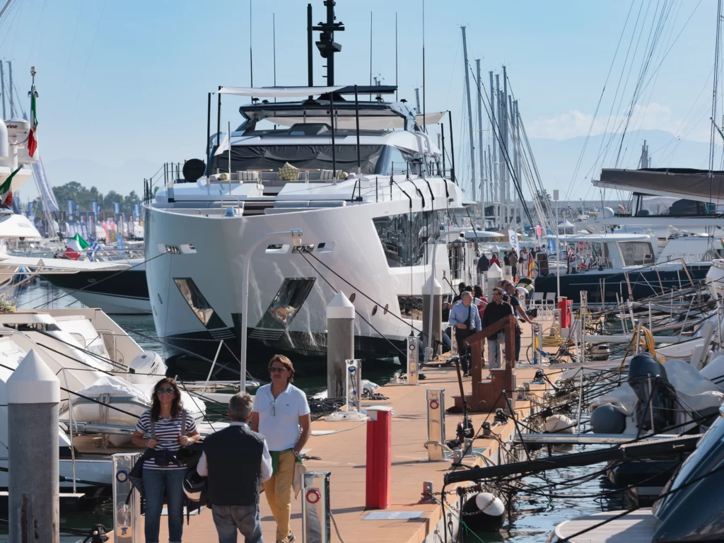 Salerno Boat Show 2024: oltre 45.000 visitatori e 241 yacht esposti. Prossimo appuntamento a Marina d'Arechi nel 2025.