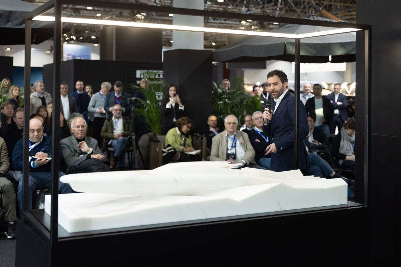 Sacs Tecnorib guida il mercato dei Maxi Rib con crescita, innovazione e il nuovo PIRELLI X430 presentato a Düsseldorf.