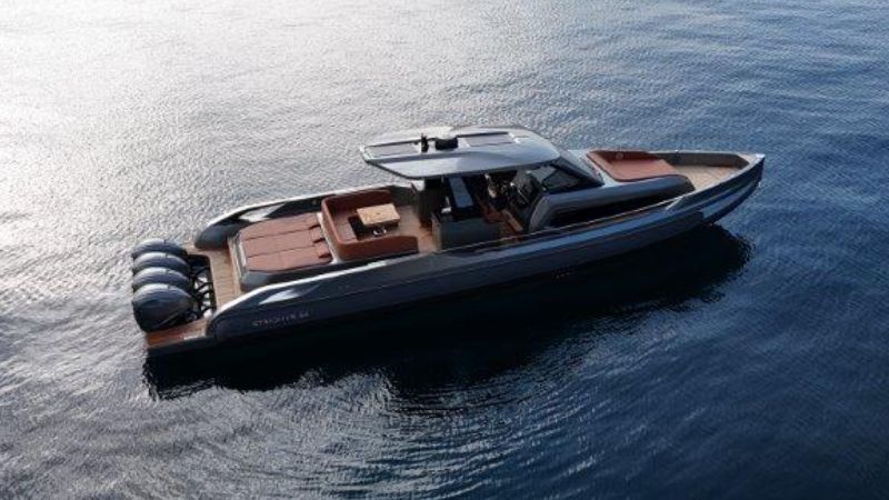 Scopri il nuovo Stradivari 52 di Cantieri Capelli e Yamaha: tecnologia, eleganza e prestazioni uniche al Boot Düsseldorf 2025.