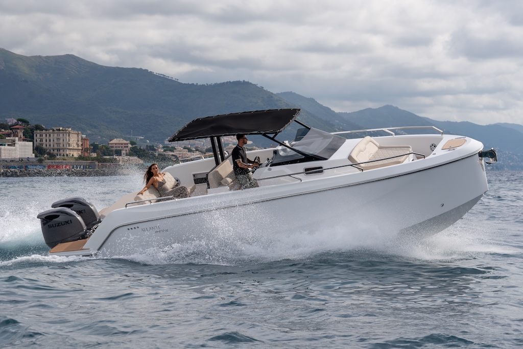 Scopri le novità Suzuki al NauticSud 2025: fuoribordo STEALTH LINE, nuovi V6 e finanziamenti vantaggiosi!