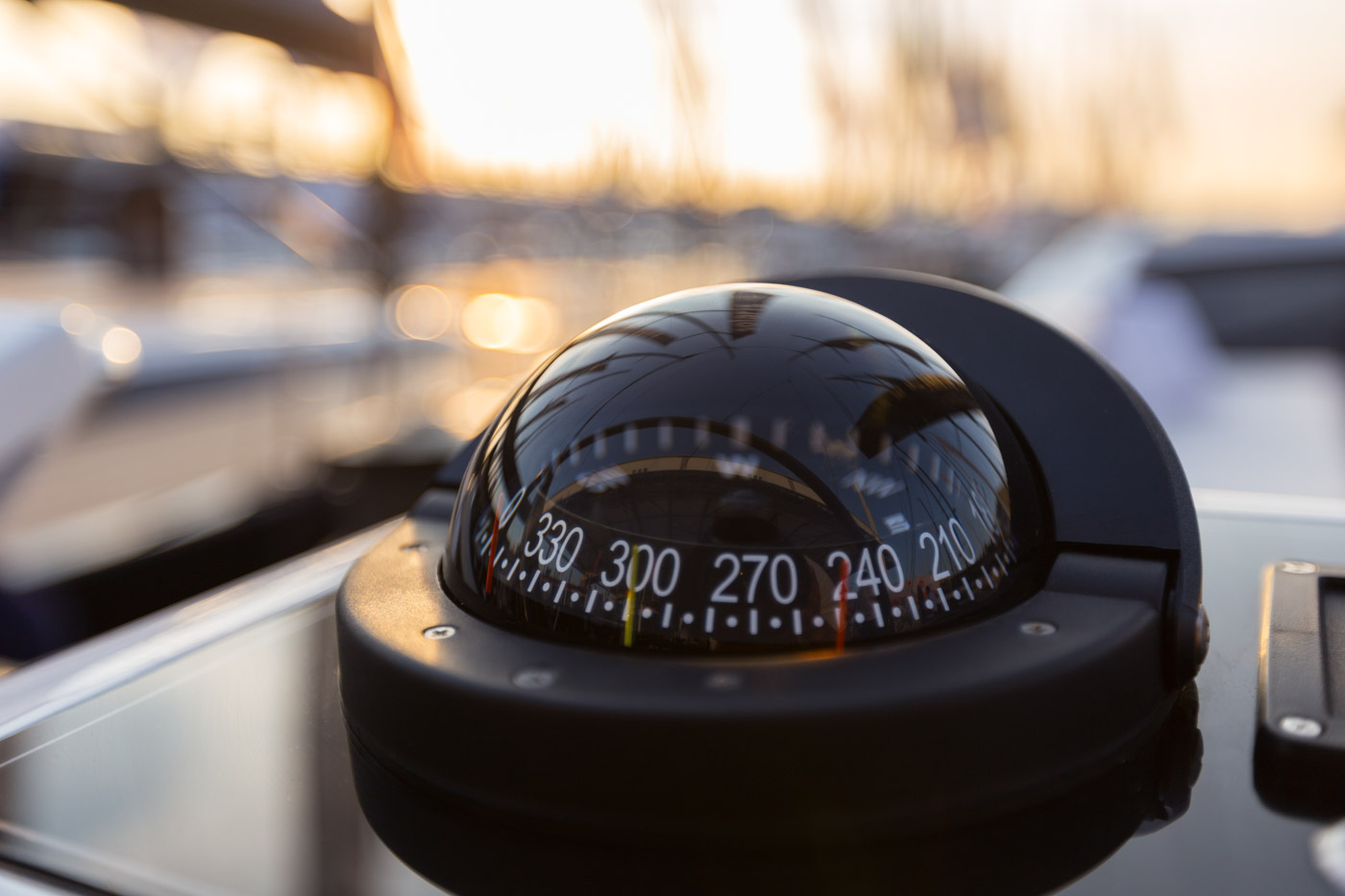 Il rapporto "La Nautica in Cifre Monitor" 2025 evidenzia un'industria nautica italiana positiva, ma con incertezze per la piccola nautica.