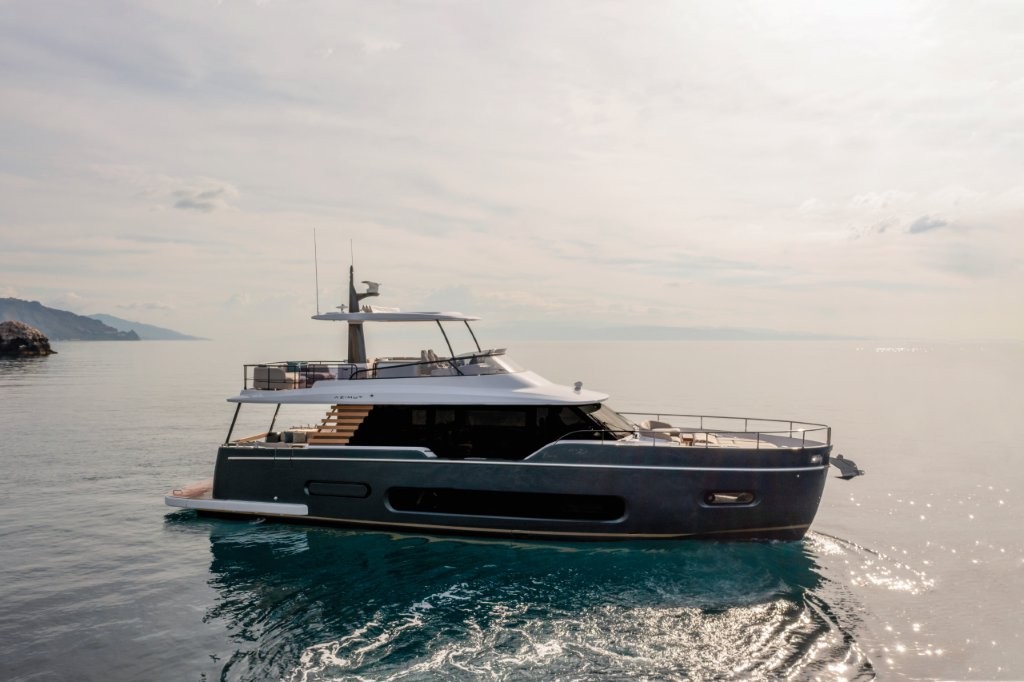 Azimut sceglie Supreme Yachts come dealer ufficiale in Polonia, rafforzando la sua presenza nel mercato della nautica di lusso.