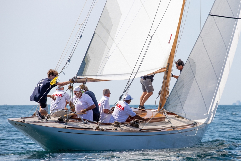 Scopri il Classic Boat Show 2025 a Marina Genova: barche storiche, eventi, arte e cultura dal 16 al 18 maggio.