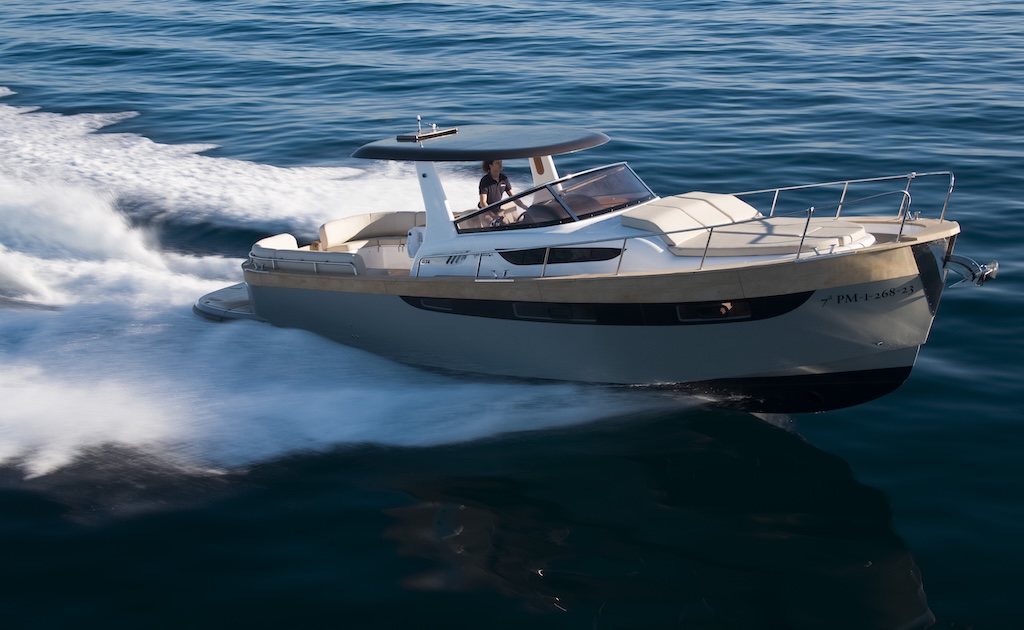 Girbau Boats espone le sue imbarcazioni di lusso ai saloni di Murcia e Palma, portando innovazione e sostenibilità nel settore nautico.