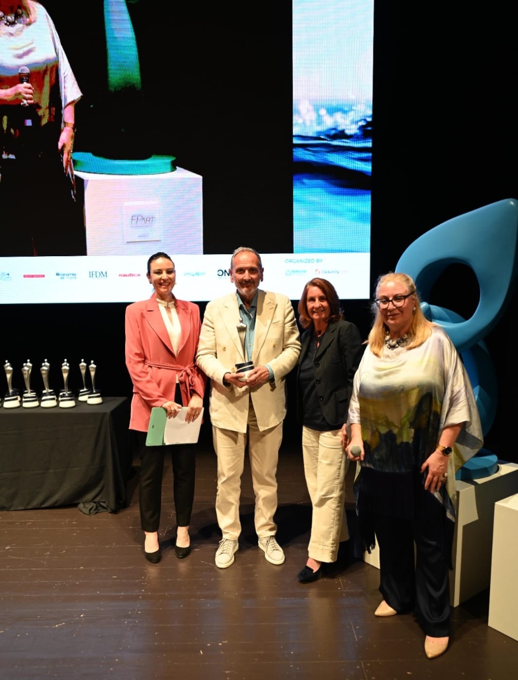 Luca Dini premiato ai Blue Design Awards 2025 per Sindalah Island, icona del lusso Made in Italy nel Mar Rosso.