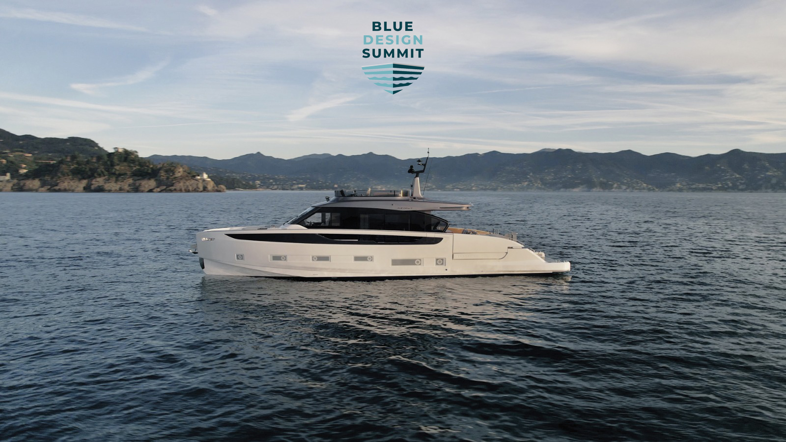 Azimut Seadeck 7 vince il Miglio Blue Design Awards 2025: yacht full-hybrid che riduce le emissioni di CO₂ fino al 40% con filosofia "Gentle at Sea".