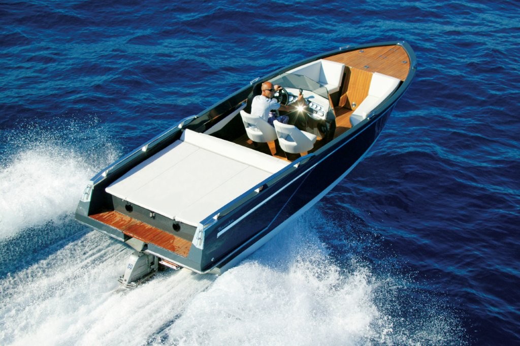 Frauscher torna a Venezia con 850 Fantom Air by Porsche, 740 Mirage Air elettrica Evoy e 686 Lido restaurata.