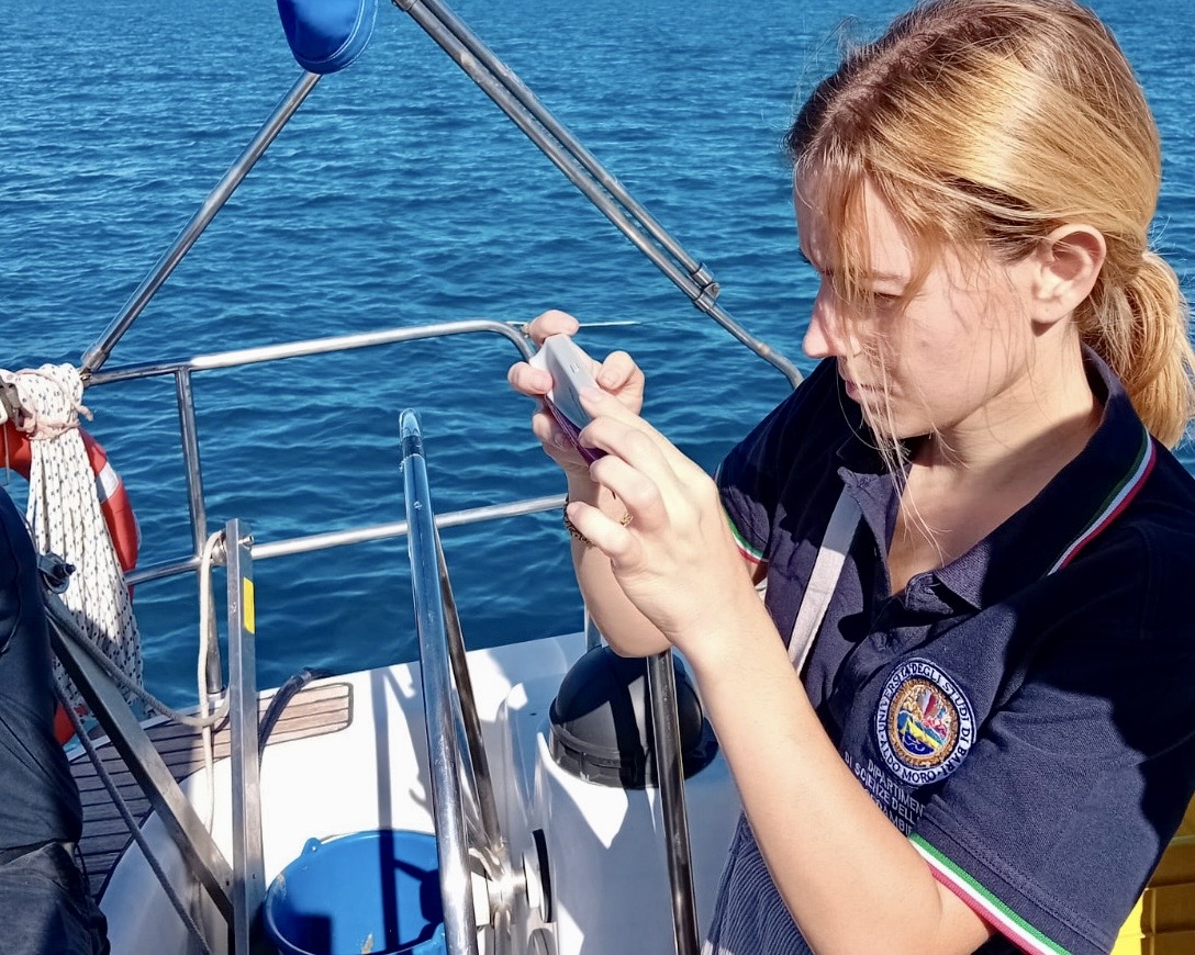 LNI e UniBa lanciano la campagna estiva 2025 di nauticAttiva per monitorare rifiuti e biodiversità marina.