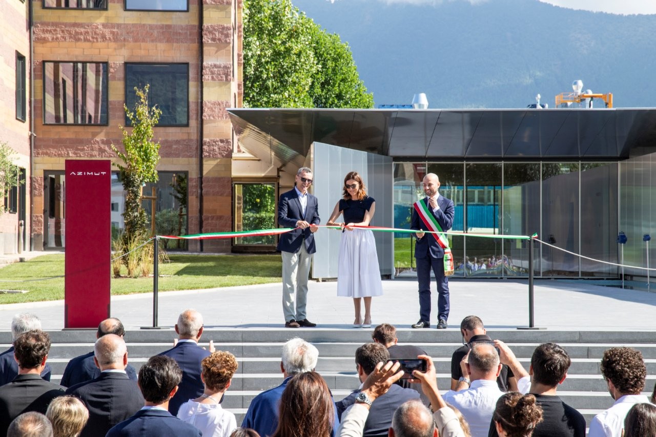 Azimut inaugura la nuova sede di Avigliana: architettura visionaria tra heritage, innovazione e realtà virtuale.