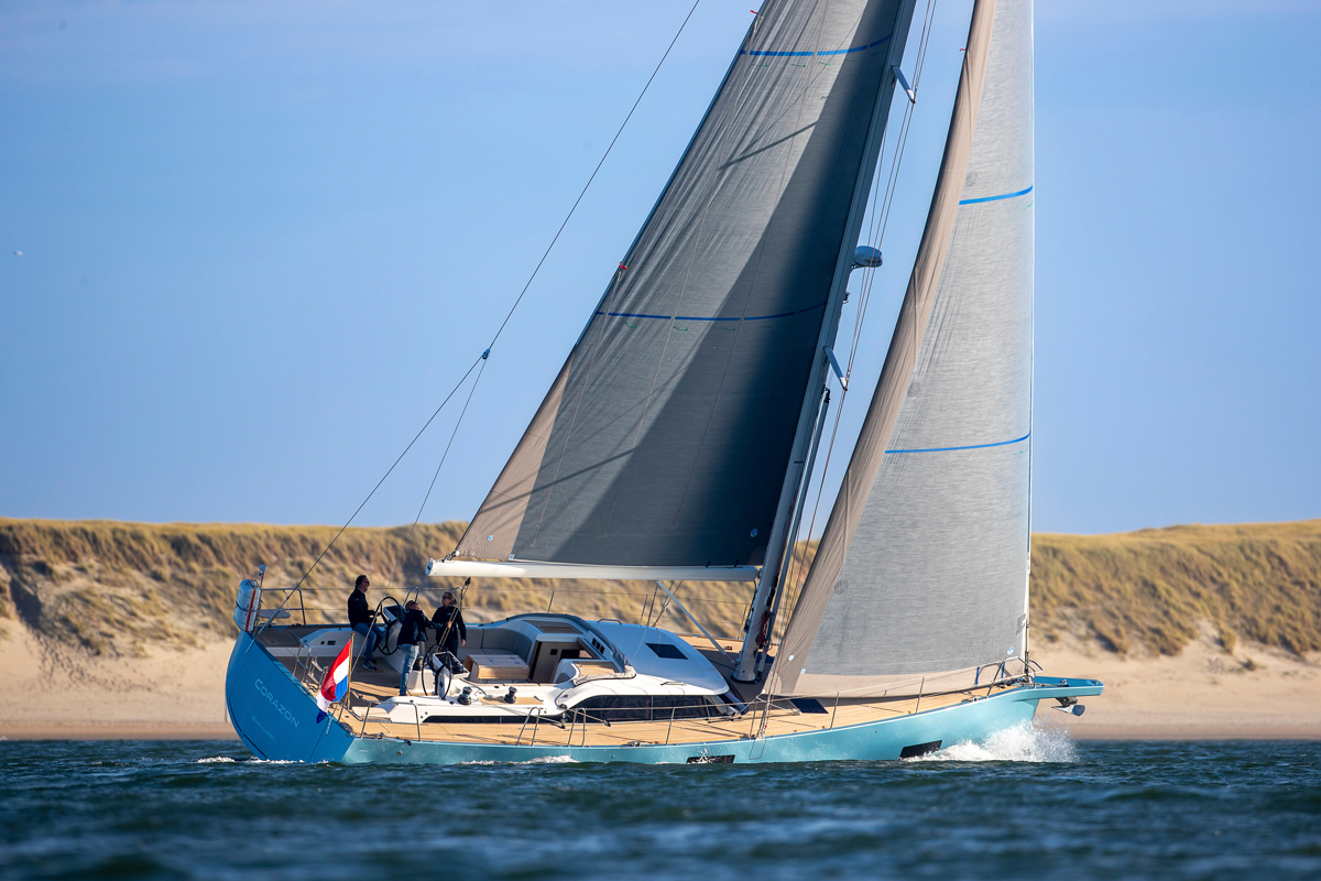 Contest Yachts presenta 63CS e 49CS al Cannes Yachting Festival 2025: eleganza, comfort e tecnologia olandese.