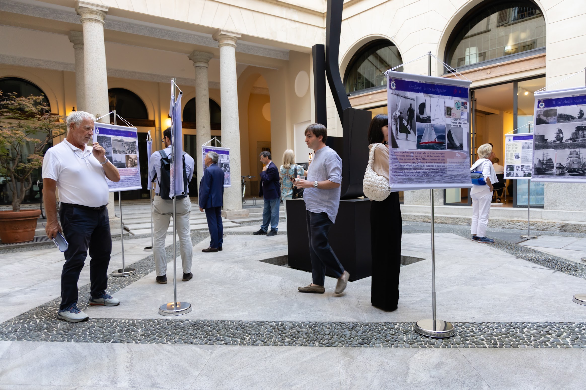 A Milano la mostra su Straulino: evento finale il 25 luglio con Marzano, Pelaschier e musica dal vivo.