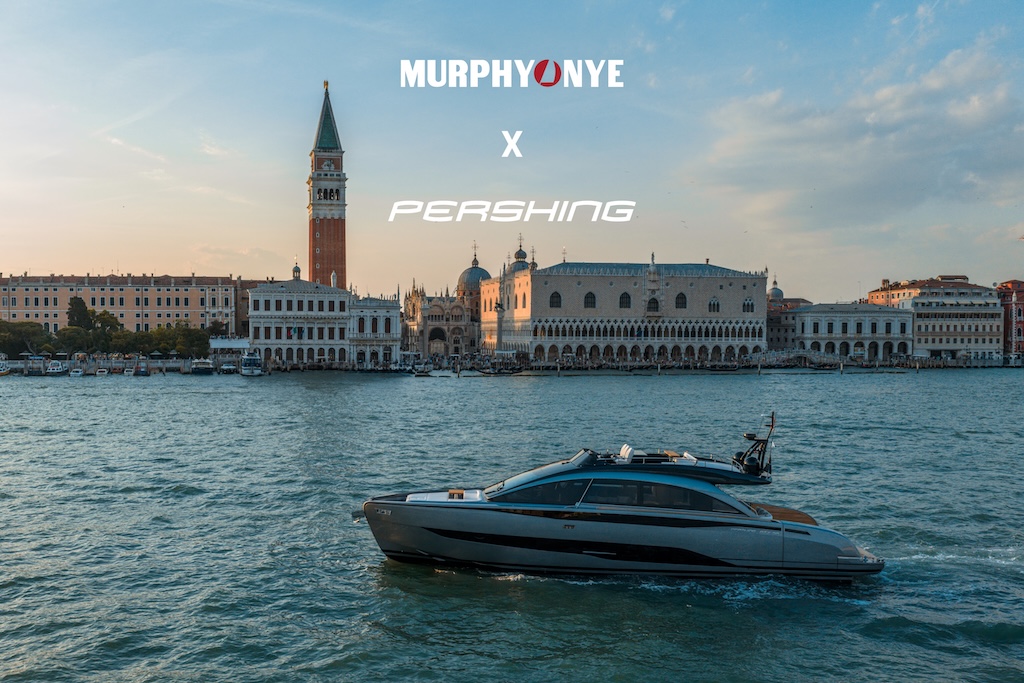 Pershing celebra i 40 anni con Murphy&Nye: capsule collection esclusiva e Owner Set per la vita a bordo.