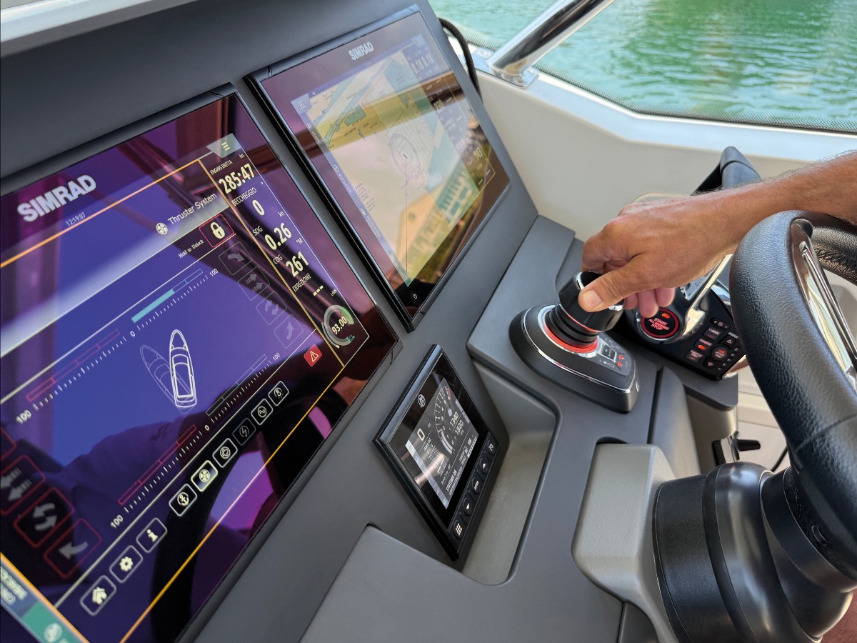 Integrazione QNE Mercury Marine disponibile: thruster Quick Nautical Equipment compatibili con Joystick Piloting per controllo avanzato