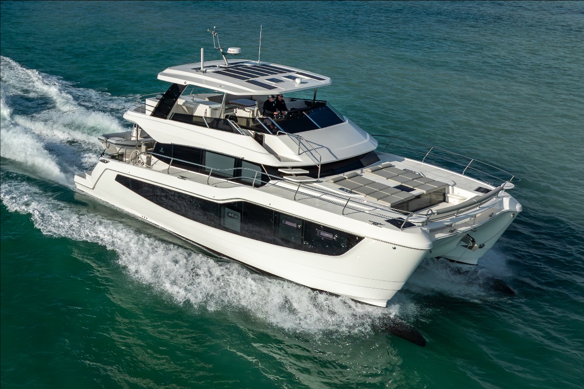 Aquila 50 Yacht debutta in Europa: power cat 15,90m con volumi da superyacht. Cannigione Sardegna, Cannes Festival 2025