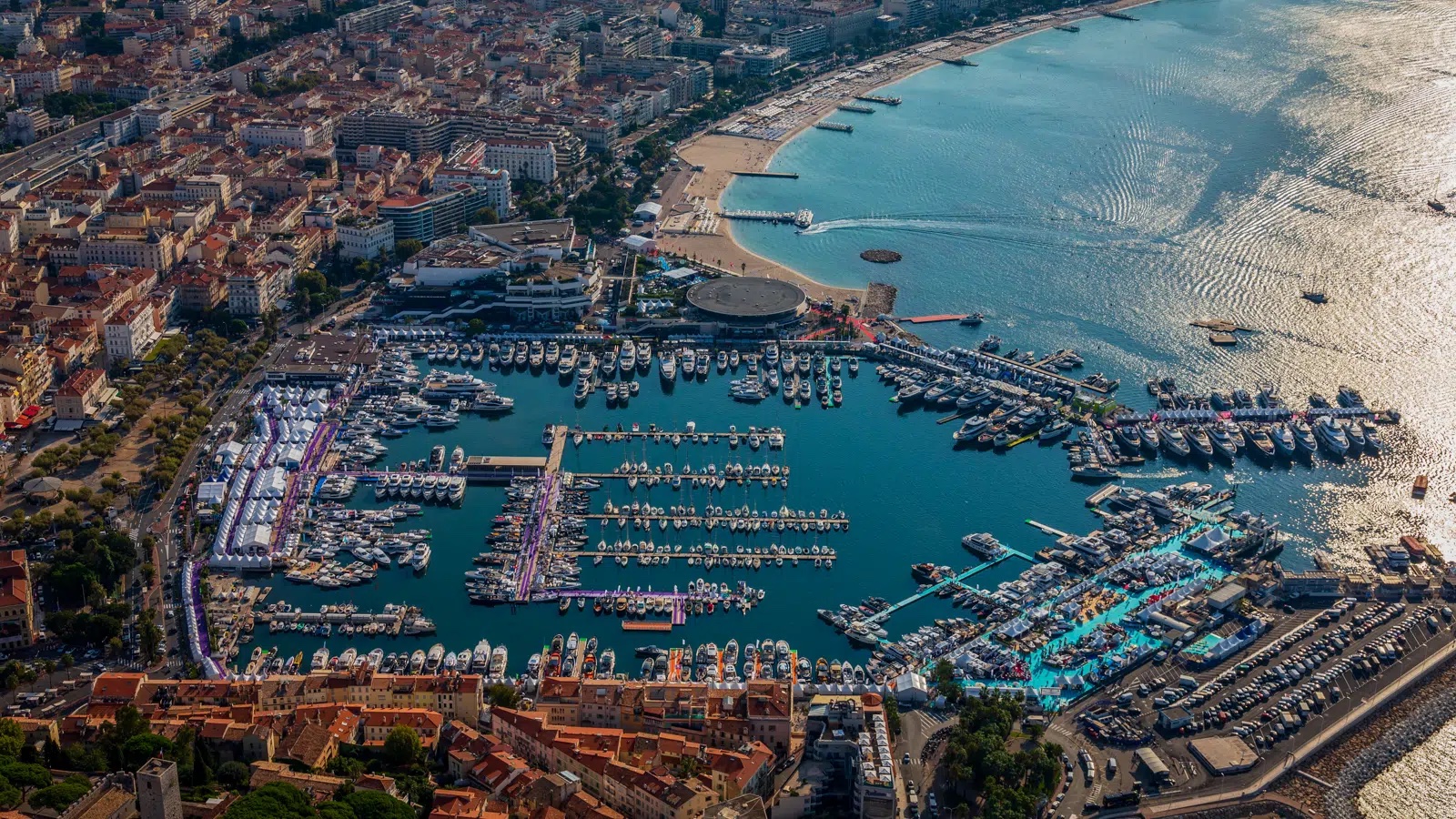 Dal 9 al 14 settembre oltre 710 imbarcazioni e 670 espositori al Cannes Yachting Festival 2025 nei porti di Cannes.