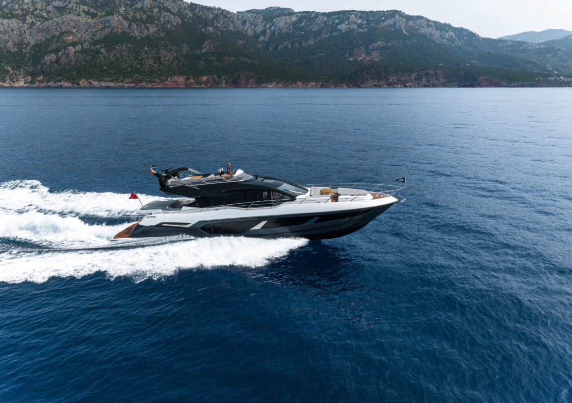 Sunseeker presenta al Salone di Genova 2025 Ocean 156 e Manhattan 68 (2025), due debutti mondiali di lusso.